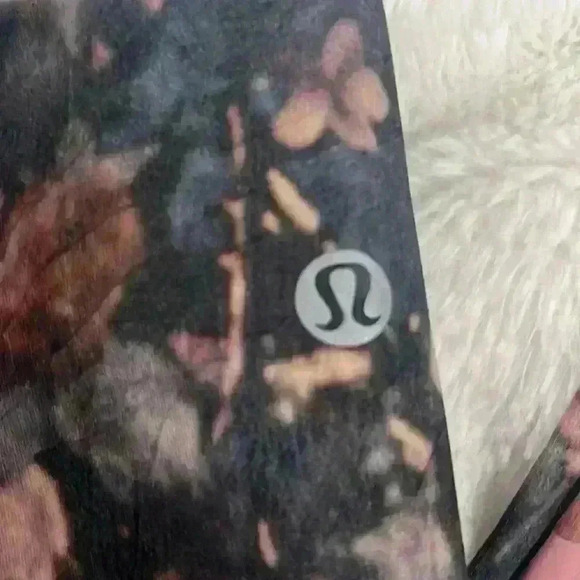 Lululemon leggings - Picture 3 of 10